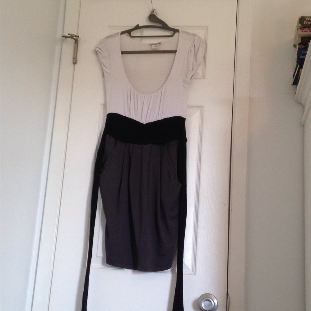 Body central color block dress